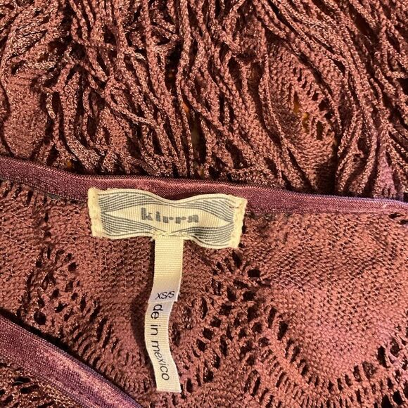 Kirra Womens Sheer Lace V Neck Cap Sleeves Fringe Hem Top Burgundy Size S / XS - Picture 2 of 7